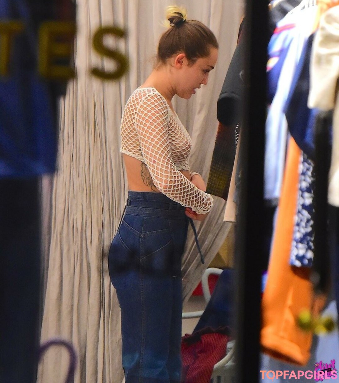 Foto di nudo di fuga di OnlyFans di Miley Cyrus #1588