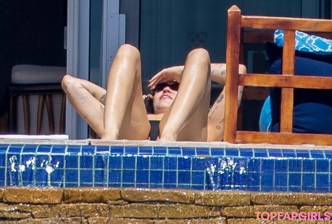 Foto di nudo di fuga di OnlyFans di Miley Cyrus #1597