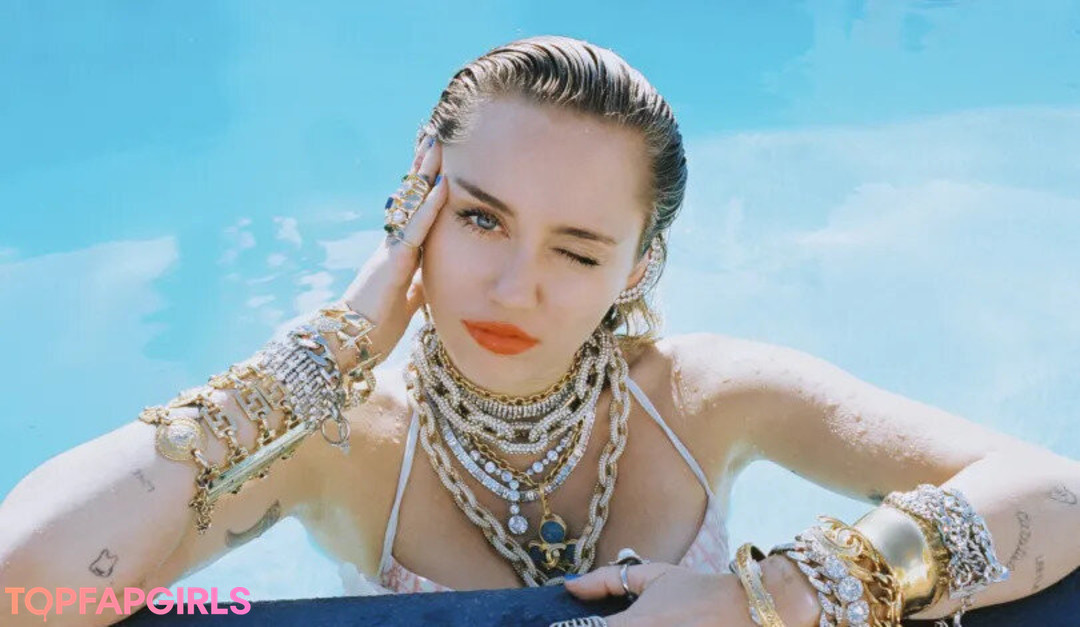 Foto di nudo di fuga di OnlyFans di Miley Cyrus #1635