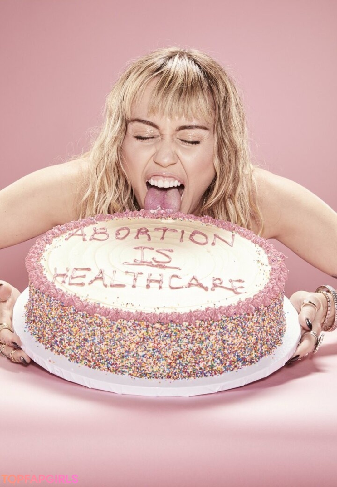 Foto di nudo di fuga di OnlyFans di Miley Cyrus #1757