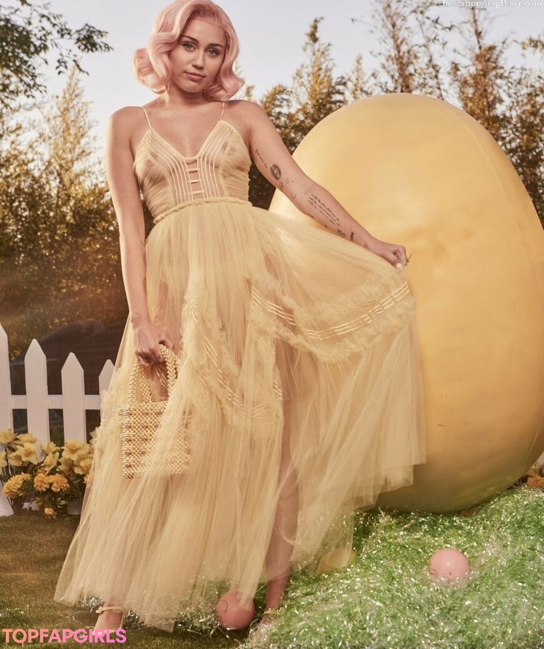 Foto di nudo di fuga di OnlyFans di Miley Cyrus #1815