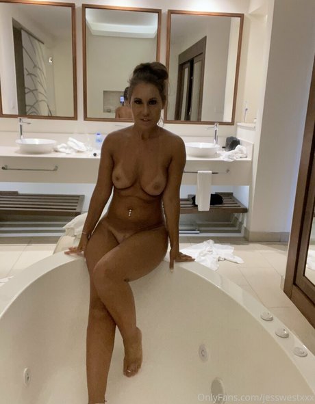 Foto di nudo di fuga di OnlyFans di Jesswestxxx