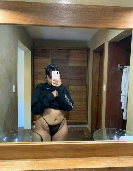 Foto di nudo di fuga di OnlyFans di Kellybootybrown