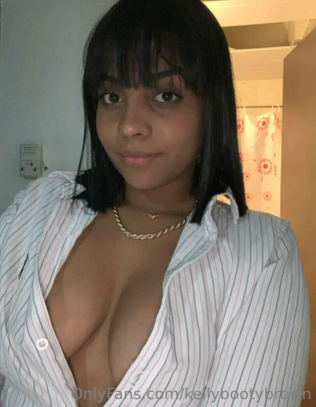 Foto di nudo di fuga di OnlyFans di Kellybootybrown
