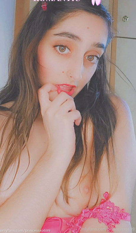 Foto di nudo di fuga di OnlyFans di Princiana
