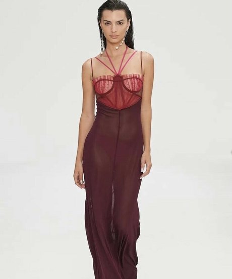 Emily Ratajkowski