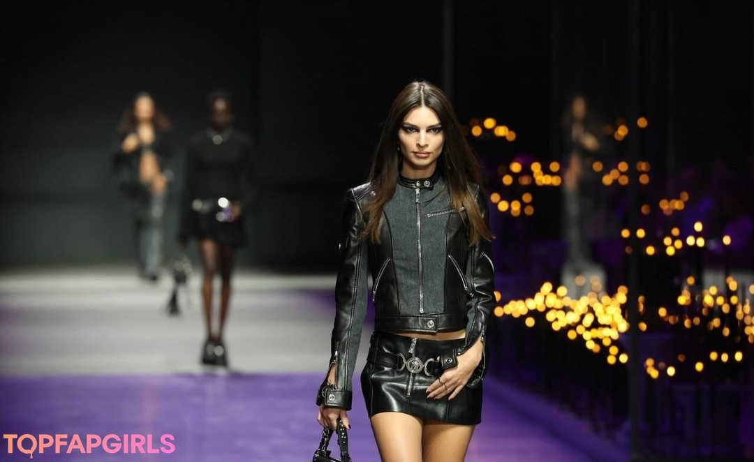 Foto di nudo di fuga di OnlyFans di Emily Ratajkowski #1060