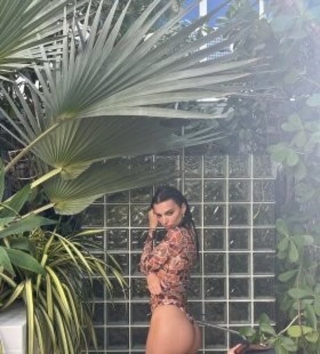 Emily Ratajkowski