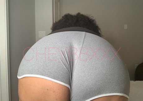 Foto di nudo di fuga di OnlyFans di Cheybbxxx