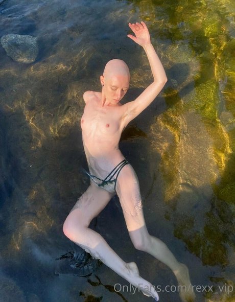 Foto di nudo di fuga di OnlyFans di Goddesstiereny