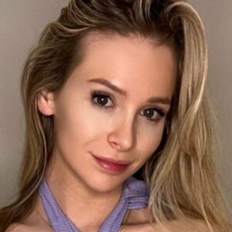 Foto di nudo di fuga di OnlyFans di Beba Han