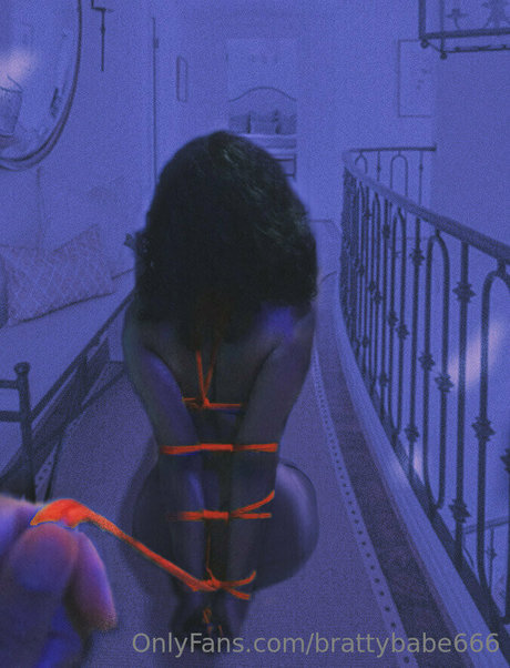 Foto di nudo di fuga di OnlyFans di Brattybabe666