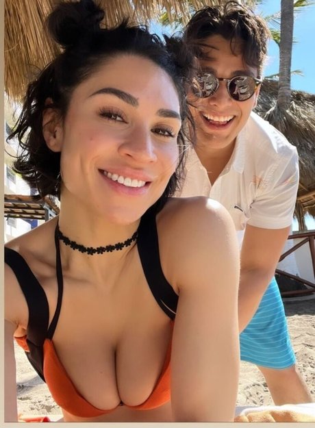 Foto di nudo di fuga di OnlyFans di Cassie Steele