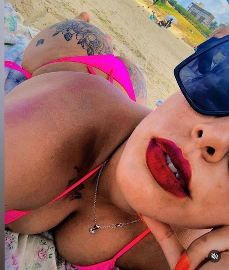 Foto di nudo di fuga di OnlyFans di Lujan Flores