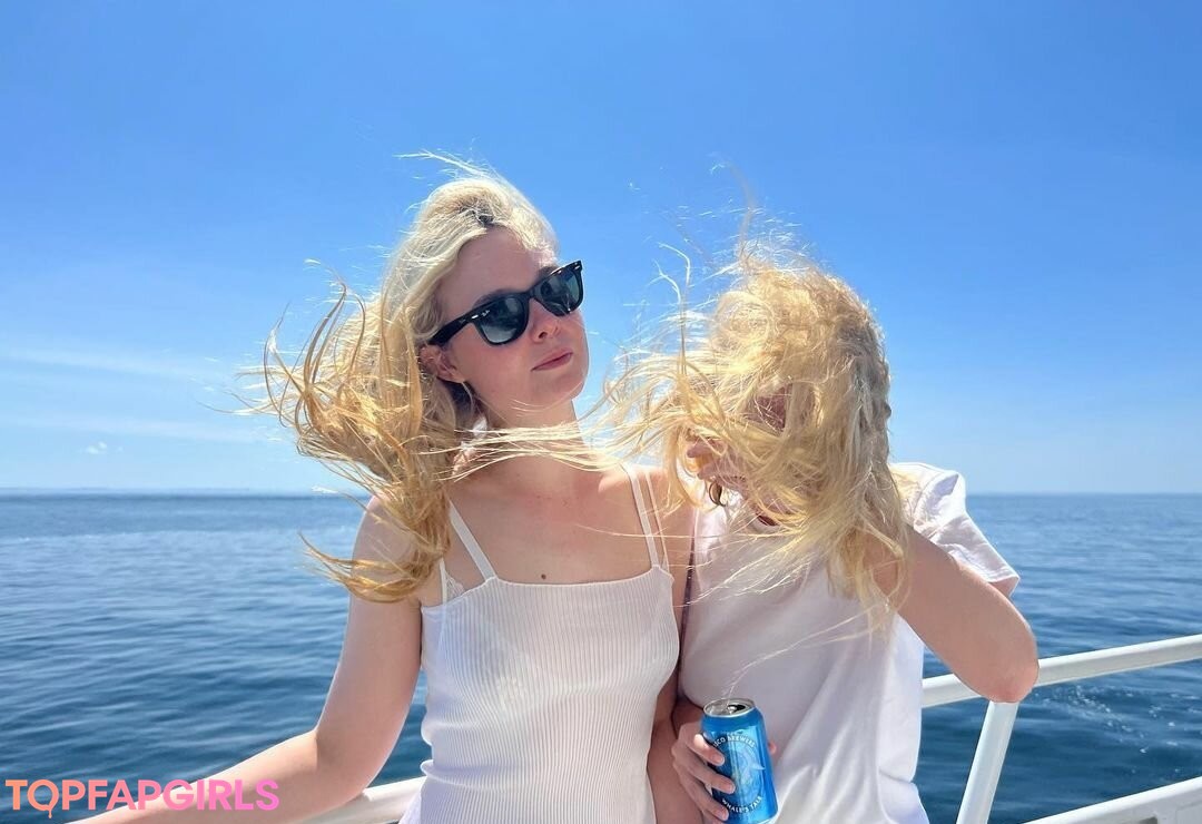 Foto di nudo di fuga di OnlyFans di Elle Fanning #1084
