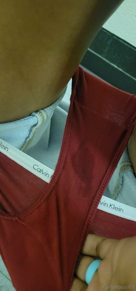 Foto di nudo di fuga di OnlyFans di Karlaj69