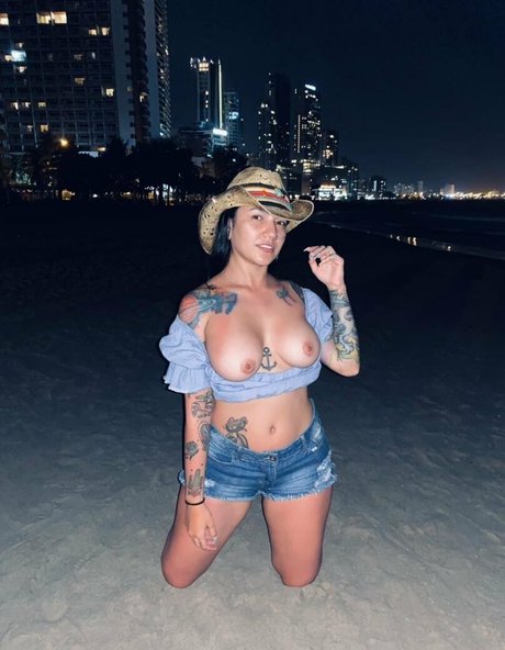 Foto di nudo di fuga di OnlyFans di Lolisaenz