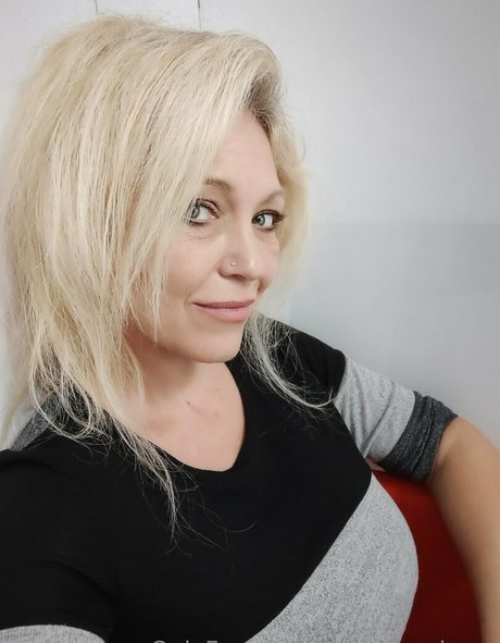 Foto di nudo di fuga di OnlyFans di Charlee Chase