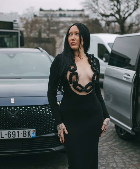 Foto di nudo di fuga di OnlyFans di Noah Cyrus
