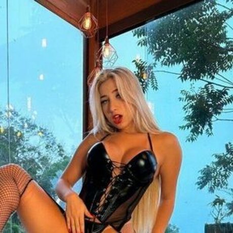 Foto di nudo di fuga di OnlyFans di Isadora Vale