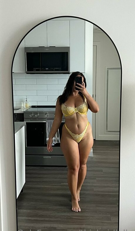 Foto di nudo di fuga di OnlyFans di Fitgirllalla