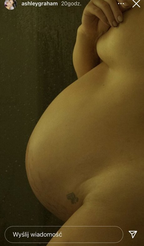 Foto di nudo di fuga di OnlyFans di Ashley Graham
