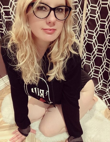 Foto di nudo di fuga di OnlyFans di Starlajane