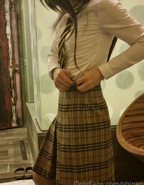 Foto di nudo di fuga di OnlyFans di Shinen