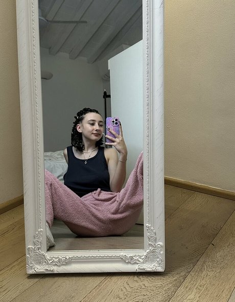 Foto di nudo di fuga di OnlyFans di Leliloo