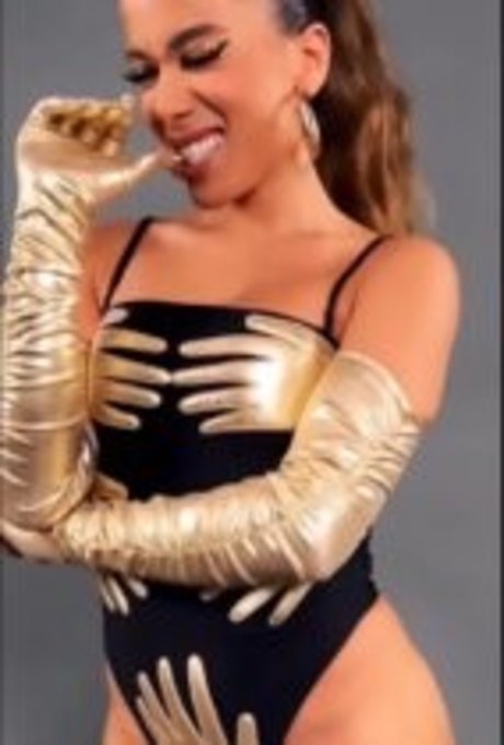 Foto di nudo di fuga di OnlyFans di Anitta