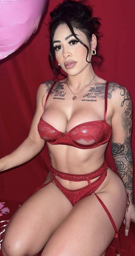 Foto di nudo di fuga di OnlyFans di Therealissalicious