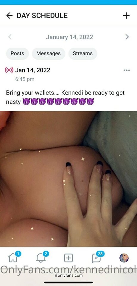 Foto di nudo di fuga di OnlyFans di Kennedinicolexoxo