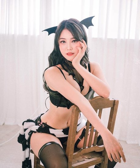Foto di nudo di fuga di OnlyFans di Yuggietv
