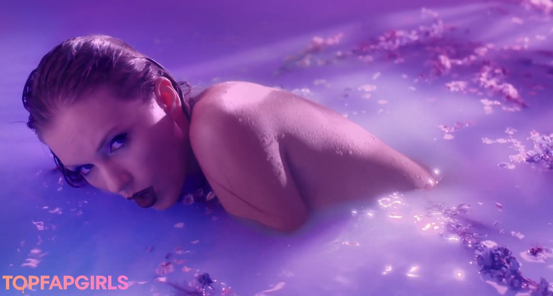 Foto di nudo di fuga di OnlyFans di Taylor Swift #1017