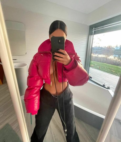 Foto di nudo di fuga di OnlyFans di Apostoleanu