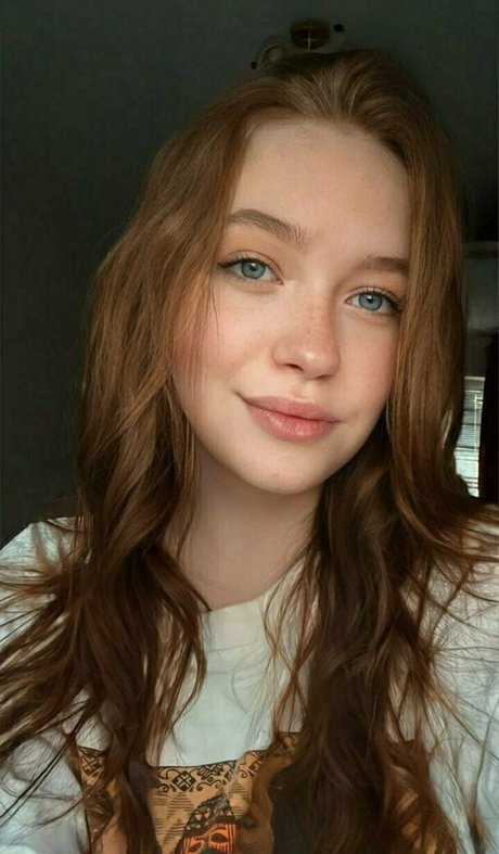 Foto di nudo di fuga di OnlyFans di Aliceinadultland
