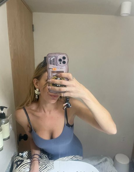 Foto di nudo di fuga di OnlyFans di Marionnakedyoga