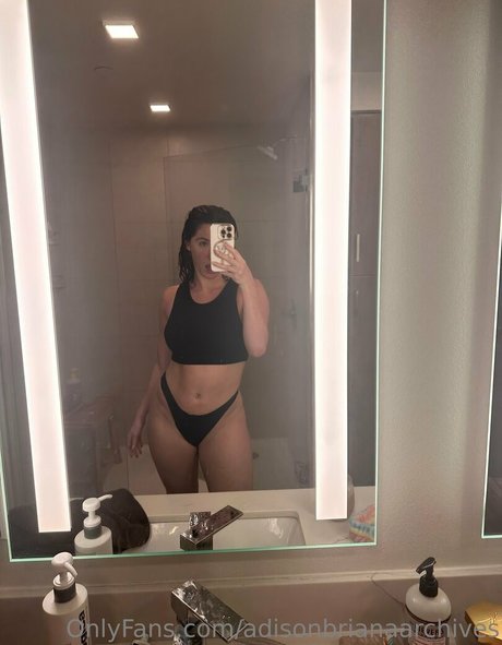 Foto di nudo di fuga di OnlyFans di Adisonbrianaarchives