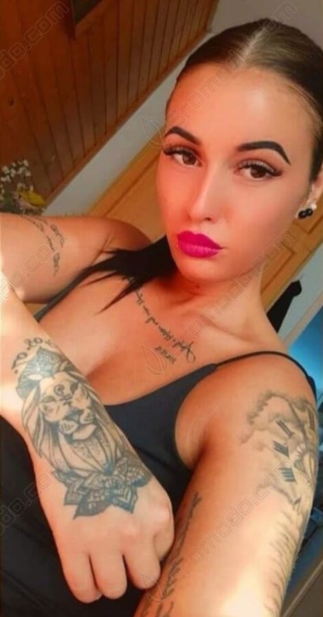 Foto di nudo di fuga di OnlyFans di Fejer Megyei