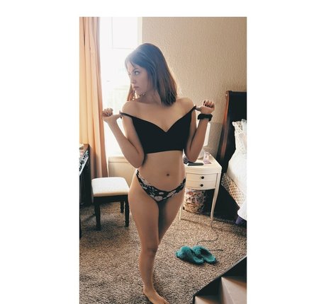 Girloncinema