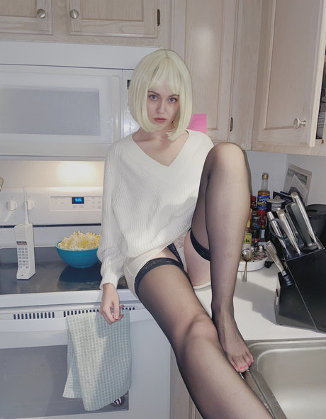 Girloncinema