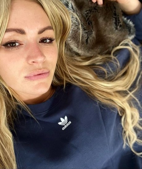 Foto di nudo di fuga di OnlyFans di Laura Woods