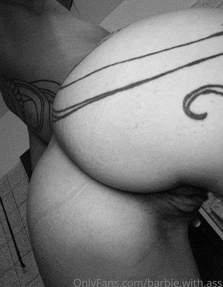 Foto di nudo di fuga di OnlyFans di Barbiewithass
