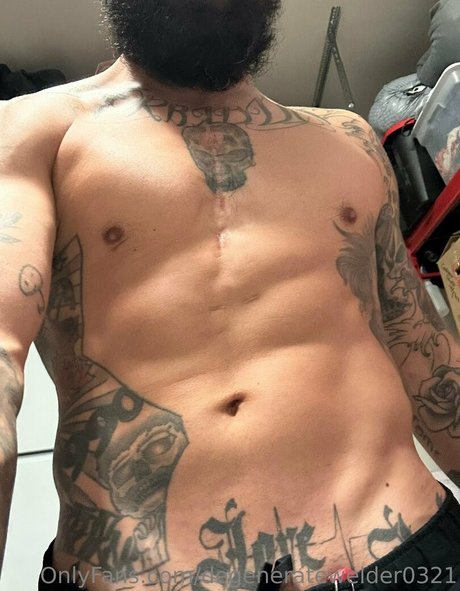 Foto di nudo di fuga di OnlyFans di Degeneratewelder0321