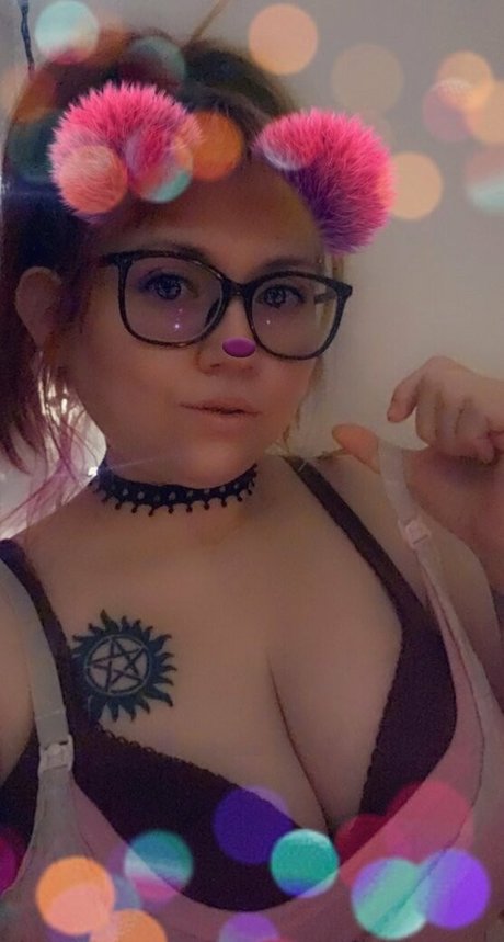 Foto di nudo di fuga di OnlyFans di Vvpurplerosevv