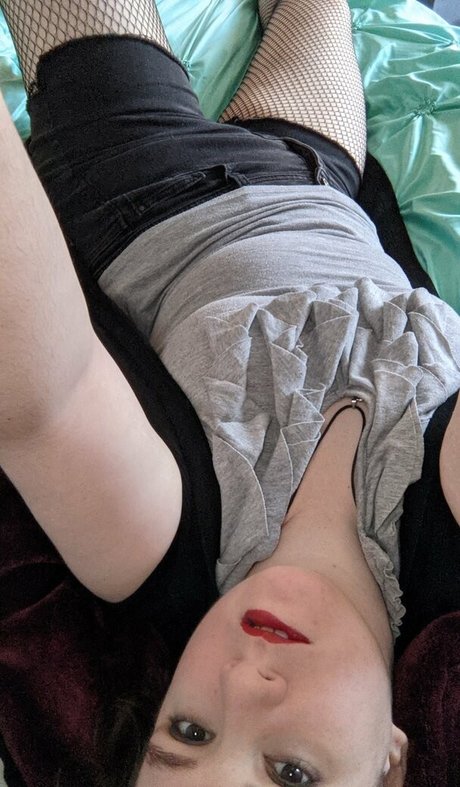 Foto di nudo di fuga di OnlyFans di Wednesdayeve