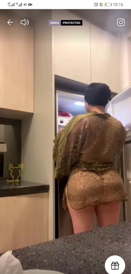 Foto di nudo di fuga di OnlyFans di Angie Khoury