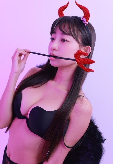 Foto di nudo di fuga di OnlyFans di Eunji Pyoapple