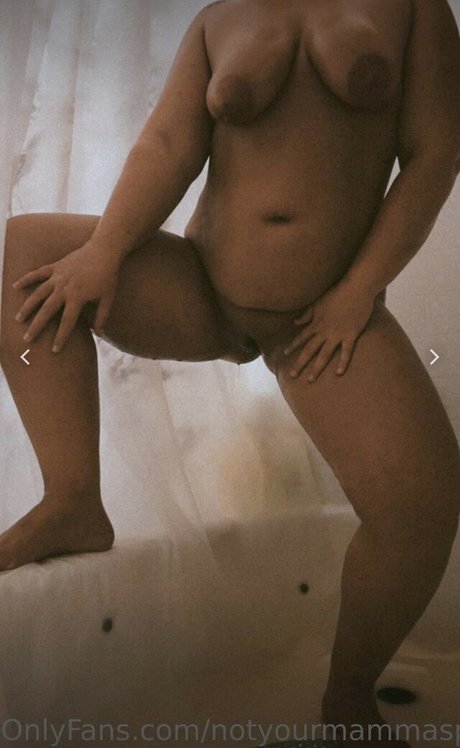 Foto di nudo di fuga di OnlyFans di Officiallymommingyou