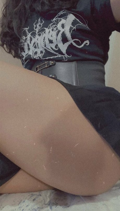 Foto di nudo di fuga di OnlyFans di Comradelilith